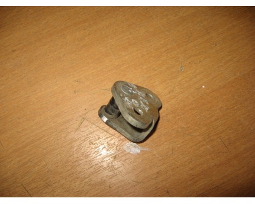 Ответная часть замка двери Peugeot 206 1998-2012 (916439)- купить на ➦ А50-Авторазбор по цене 100.00р.. Отправка в регионы.