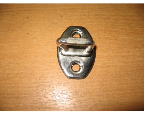 Ответная часть замка двери Volkswagen Touareg 2010-2018 (3C0837767A)- купить на ➦ А50-Авторазбор по цене 200.00р.. Отправка в регионы.