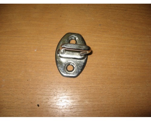 Ответная часть замка двери Volkswagen Touareg 2010-2018 (3C0837767A)- купить на ➦ А50-Авторазбор по цене 200.00р.. Отправка в регионы.