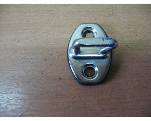 Ответная часть замка двери Volkswagen Touareg 2010-2018 (3C0837767A)- купить на ➦ А50-Авторазбор по цене 200.00р.. Отправка в регионы.