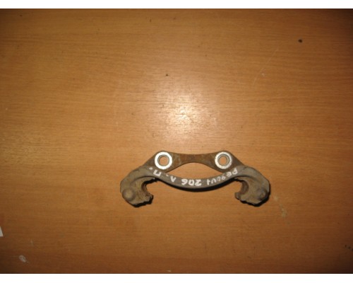 Скоба суппорта Peugeot 206 1998-2012 (440496)- купить на ➦ А50-Авторазбор по цене 700.00р.. Отправка в регионы.