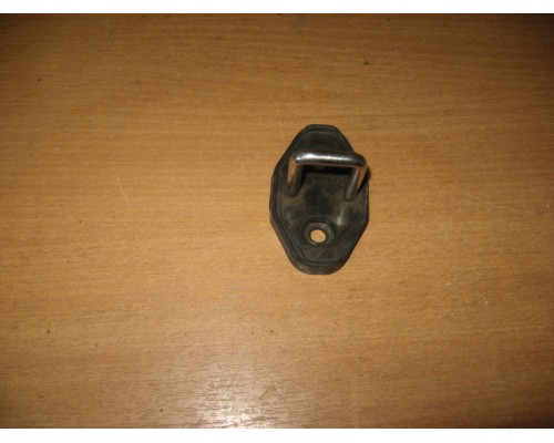 Ответная часть замка багажника Volkswagen Touareg 2010-2018 (7P0827517)- купить на ➦ А50-Авторазбор по цене 450.00р.. Отправка в регионы.