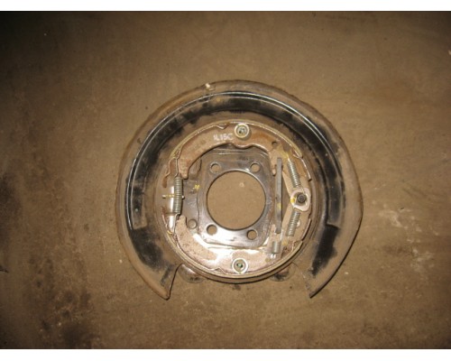 Щит опорный Hyundai Elantra III XD 2000-2010 ()- купить на ➦ А50-Авторазбор по цене 600.00р.. Отправка в регионы.