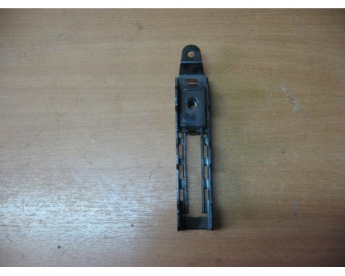 Регулятор высоты ремня безопасности Volkswagen Jetta V 2005-2011 (1T0857819)- купить на ➦ А50-Авторазбор по цене 800.00р.. Отправка в регионы.