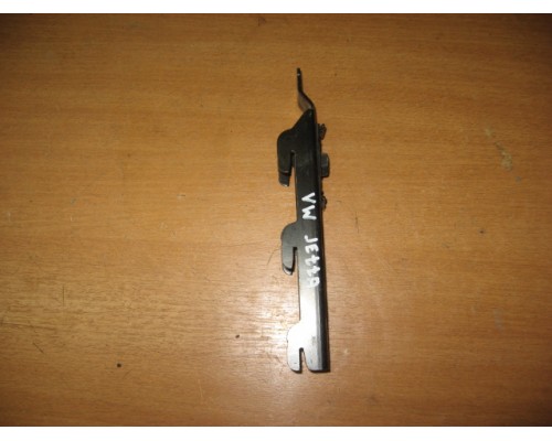 Регулятор высоты ремня безопасности Volkswagen Jetta V 2005-2011 (1T0857819)- купить на ➦ А50-Авторазбор по цене 800.00р.. Отправка в регионы.