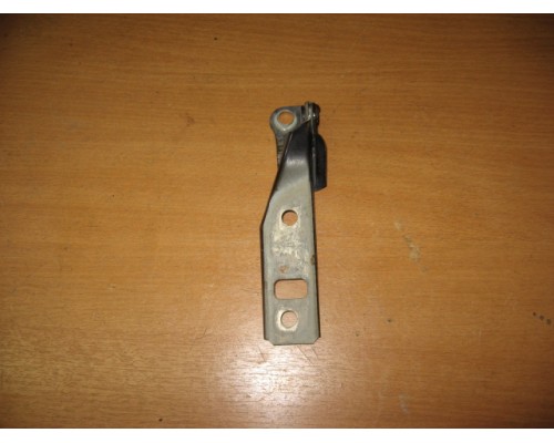 Петля капота левая/правая Volkswagen Golf IV/Bora 1997-2005 (1J0823301A)- купить на ➦ А50-Авторазбор по цене 500.00р.. Отправка в регионы.