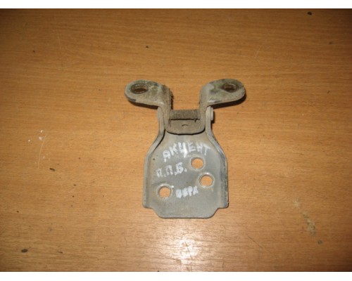 Петля двери передней правой верхняя Hyundai Accent II +ТАГАЗ 2000-2012 ()- купить на ➦ А50-Авторазбор по цене 100.00р.. Отправка в регионы.