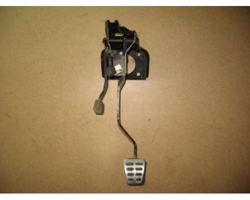Педаль тормоза Hyundai Accent II +ТАГАЗ 2000-2012 (3281025020)- купить на ➦ А50-Авторазбор по цене 300.00р.. Отправка в регионы.