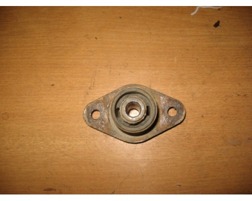 Сайленблок крепления кузова Toyota Land Cruiser (100) 1998-2007 (5220360600)- купить на ➦ А50-Авторазбор по цене 300.00р.. Отправка в регионы.