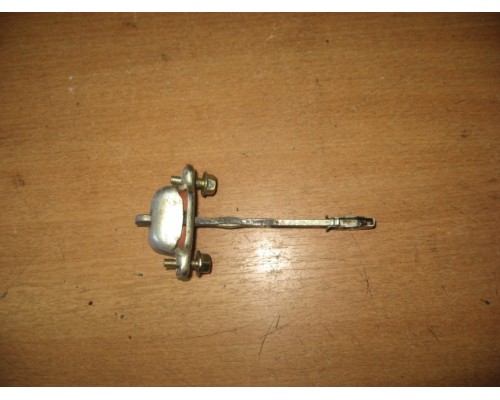 Ограничитель двери Chery Amulet (A15) 2006-2012 (A116109110AB)- купить на ➦ А50-Авторазбор по цене 100.00р.. Отправка в регионы.