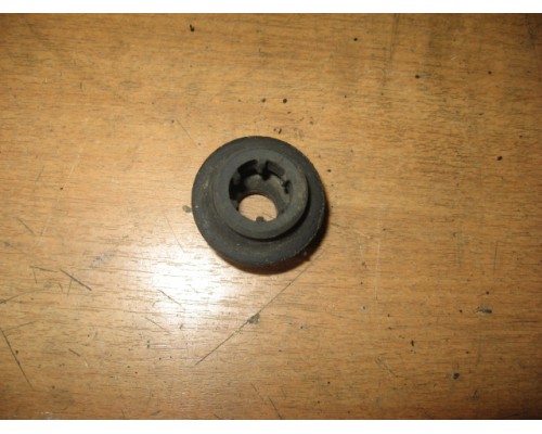 Подушка радиатора Ford Transit 2006-2014 (7324691)- купить на ➦ А50-Авторазбор по цене 50.00р.. Отправка в регионы.