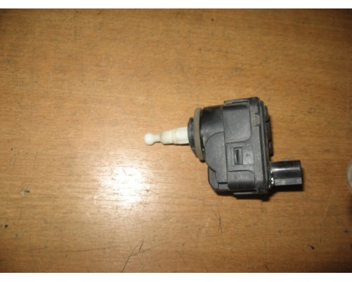 Моторчик корректировки фар Mitsubishi Carisma (DA) 1995-1999 (728232)- купить на ➦ А50-Авторазбор по цене 1500.00р.. Отправка в регионы.