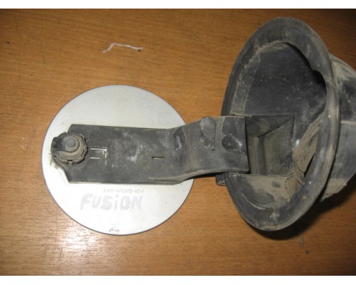 Лючок бензобака Ford Fusion 2002-2012 (2N11N405A02ABW)- купить на ➦ А50-Авторазбор по цене 300.00р.. Отправка в регионы.
