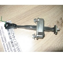 Ограничитель двери Nissan Tiida (C11) 2007-2014