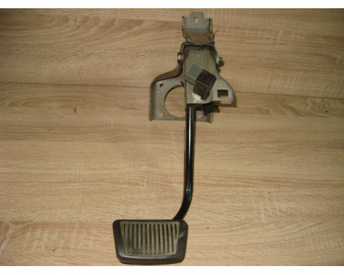 Педаль тормоза Hyundai Solaris/Accent IV 2010-2017 (328004L201)- купить на ➦ А50-Авторазбор по цене 500.00р.. Отправка в регионы.