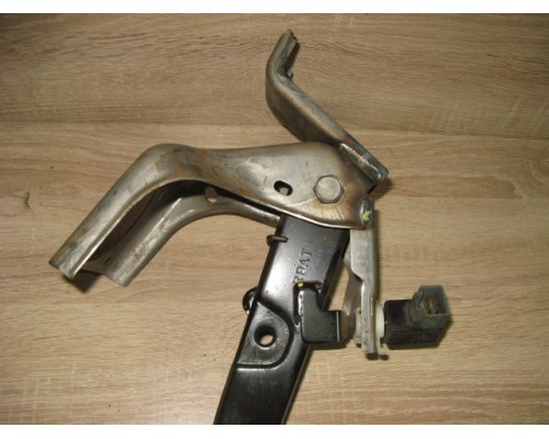 Педаль тормоза Hyundai Solaris/Accent IV 2010-2017 (328004L201)- купить на ➦ А50-Авторазбор по цене 500.00р.. Отправка в регионы.