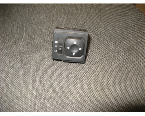 Переключатель регулировки зеркала Mitsubishi Lancer (CS/Classic) 2003-2006 (MR417977)- купить на ➦ А50-Авторазбор по цене 400.00р.. Отправка в регионы.