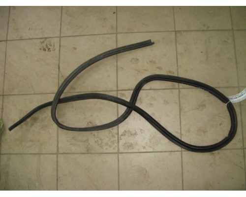 Уплотнитель багажника Renault Logan 2005-2014 (6001547022)- купить на ➦ А50-Авторазбор по цене 500.00р.. Отправка в регионы.