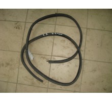 Уплотнитель двери Renault Logan 2005-2014