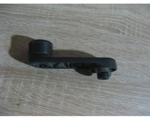 Ручка стеклоподъемника Renault Logan 2005-2014 (8200673745)- купить на ➦ А50-Авторазбор по цене 100.00р.. Отправка в регионы.