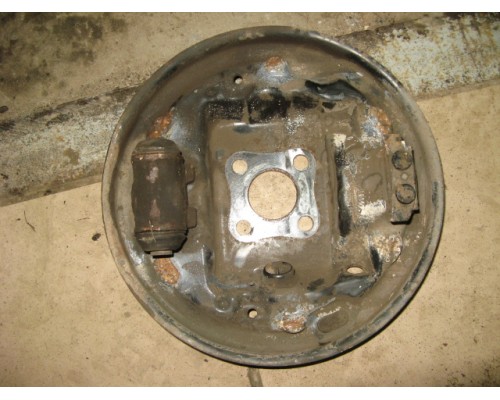 Щит опорный Renault Logan 2005-2014 (7701051524)- купить на ➦ А50-Авторазбор по цене 400.00р.. Отправка в регионы.