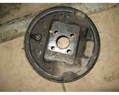 Щит опорный Renault Logan 2005-2014 (7701051524)- купить на ➦ А50-Авторазбор по цене 400.00р.. Отправка в регионы.