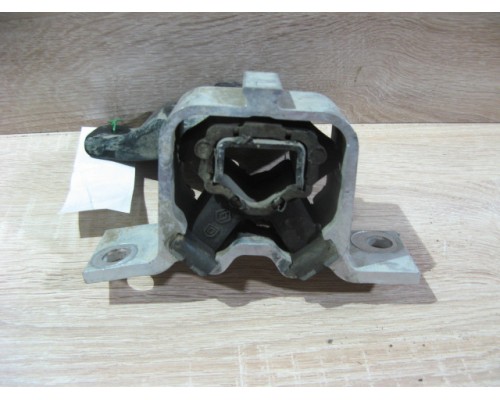 Опора двигателя Renault Logan 2005-2014 (112107695R)- купить на ➦ А50-Авторазбор по цене 800.00р.. Отправка в регионы.