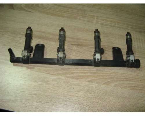 Рампа топливная (рейка) Renault Logan 2005-2014 (8200494284)- купить на ➦ А50-Авторазбор по цене 400.00р.. Отправка в регионы.