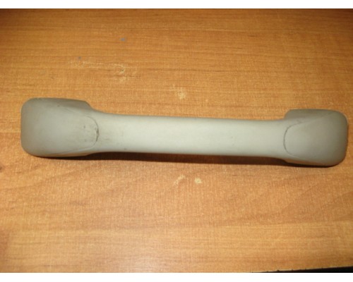 Ручка внутренняя потолочная Renault Logan 2005-2014 (8200741954)- купить на ➦ А50-Авторазбор по цене 100.00р.. Отправка в регионы.