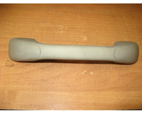 Ручка внутренняя потолочная Renault Logan 2005-2014 (8200741954)- купить на ➦ А50-Авторазбор по цене 100.00р.. Отправка в регионы.