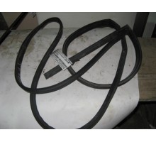 Уплотнитель двери Nissan Tiida (C11) 2007-2014