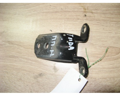 Петля двери задней правой нижняя Nissan Tiida (C11) 2007-2014 ()- купить на ➦ А50-Авторазбор по цене 350.00р.. Отправка в регионы.