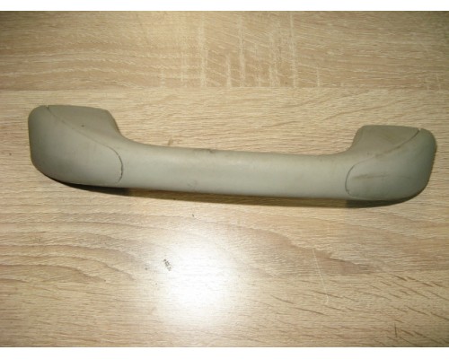 Ручка внутренняя потолочная Renault Logan 2005-2014 (8200741954)- купить на ➦ А50-Авторазбор по цене 100.00р.. Отправка в регионы.