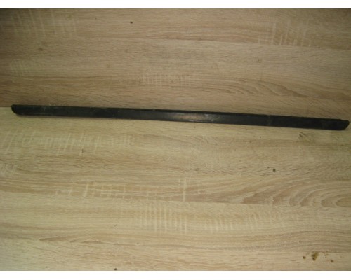 Накладка стекла заднего правого Renault Sandero 2009-2014 ()- купить на ➦ А50-Авторазбор по цене 500.00р.. Отправка в регионы.