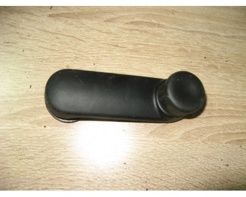 Ручка стеклоподъемника Renault Sandero 2009-2014 (8200673745)- купить на ➦ А50-Авторазбор по цене 50.00р.. Отправка в регионы.