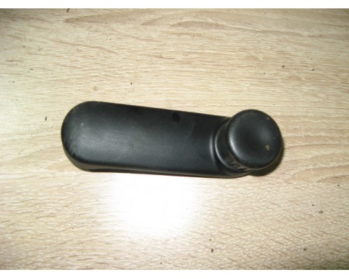 Ручка стеклоподъемника Renault Sandero 2009-2014 (8200673745)- купить на ➦ А50-Авторазбор по цене 50.00р.. Отправка в регионы.