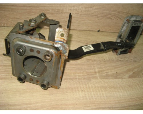 Педаль тормоза Hyundai Elantra III XD 2000-2010 (328002H200)- купить на ➦ А50-Авторазбор по цене 800.00р.. Отправка в регионы.