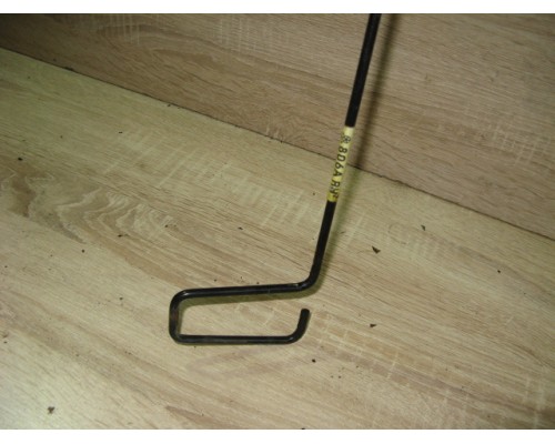 Торсион багажника Hyundai Accent II +ТАГАЗ 2000-2012 (7927325001)- купить на ➦ А50-Авторазбор по цене 250.00р.. Отправка в регионы.