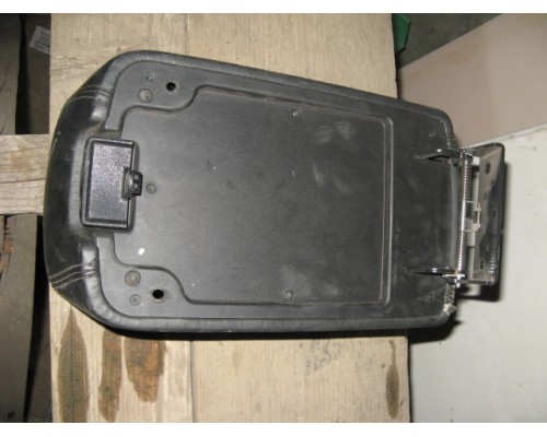 Подлокотник в салон Ssang Yong Actyon New/Korando 2010> (7794034110LBA)- купить на ➦ А50-Авторазбор по цене 1500.00р.. Отправка в регионы.