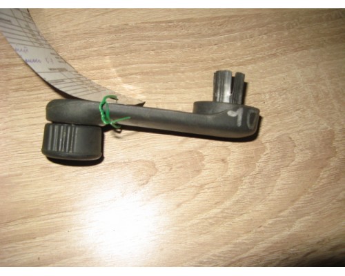 Ручка стеклоподъемника Renault Symbol I 1998-2008 (7700811387)- купить на ➦ А50-Авторазбор по цене 200.00р.. Отправка в регионы.