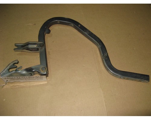 Петля крышки багажника левая/правая Hyundai Accent II +ТАГАЗ 2000-2012 (7921025000)- купить на ➦ А50-Авторазбор по цене 100.00р.. Отправка в регионы.