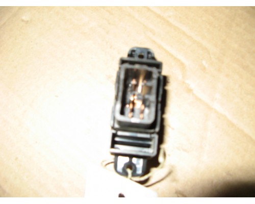 Кнопка стеклоподъемника Hyundai Solaris/Accent IV 2010-2017 (935801R001)- купить на ➦ А50-Авторазбор по цене 200.00р.. Отправка в регионы.