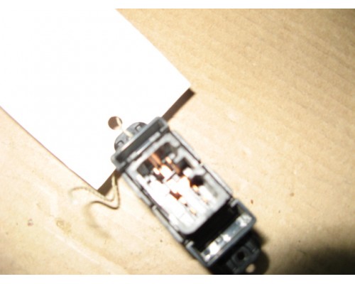 Кнопка стеклоподъемника Hyundai Solaris/Accent IV 2010-2017 (935811R000)- купить на ➦ А50-Авторазбор по цене 400.00р.. Отправка в регионы.