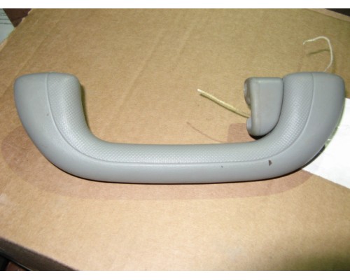 Ручка внутренняя потолочная Hyundai Solaris/Accent IV 2010-2017 ()- купить на ➦ А50-Авторазбор по цене 300.00р.. Отправка в регионы.