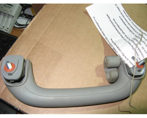 Ручка внутренняя потолочная Hyundai Solaris/Accent IV 2010-2017 (853401R1108M)- купить на ➦ А50-Авторазбор по цене 300.00р.. Отправка в регионы.