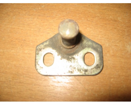 Ответная часть замка багажника Chery Amulet (A15) 2006-2012 (A115606230)- купить на ➦ А50-Авторазбор по цене 150.00р.. Отправка в регионы.