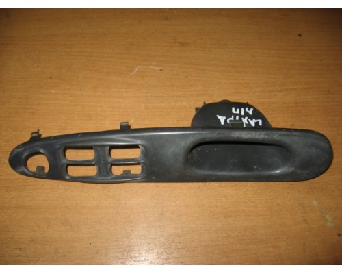 Накладка (кузов внутри) блока управления стеклоподъемниками Hyundai Elantra II J2, J3 1995-2000 (8237029000)- купить на ➦ А50-Авторазбор по цене 350.00р.. Отправка в регионы.