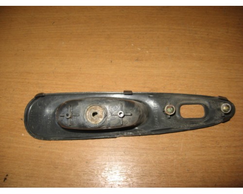 Накладка (кузов внутри) блока управления стеклоподъемниками Hyundai Elantra II J2, J3 1995-2000 (8373129010)- купить на ➦ А50-Авторазбор по цене 250.00р.. Отправка в регионы.