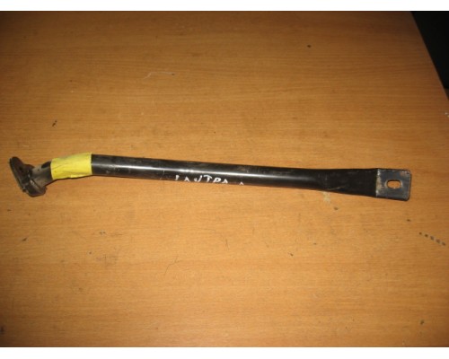 Кронштейн Hyundai Elantra II J2, J3 1995-2000 ()- купить на ➦ А50-Авторазбор по цене 300.00р.. Отправка в регионы.