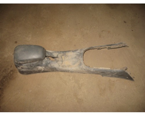 Консоль Hyundai Elantra II J2, J3 1995-2000 (8461029100)- купить на ➦ А50-Авторазбор по цене 1000.00р.. Отправка в регионы.